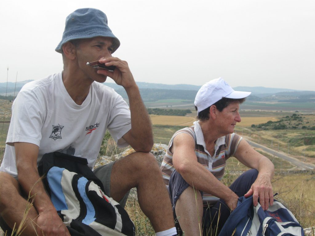 Avner Halachmi plays harmonic on the Israel Trail