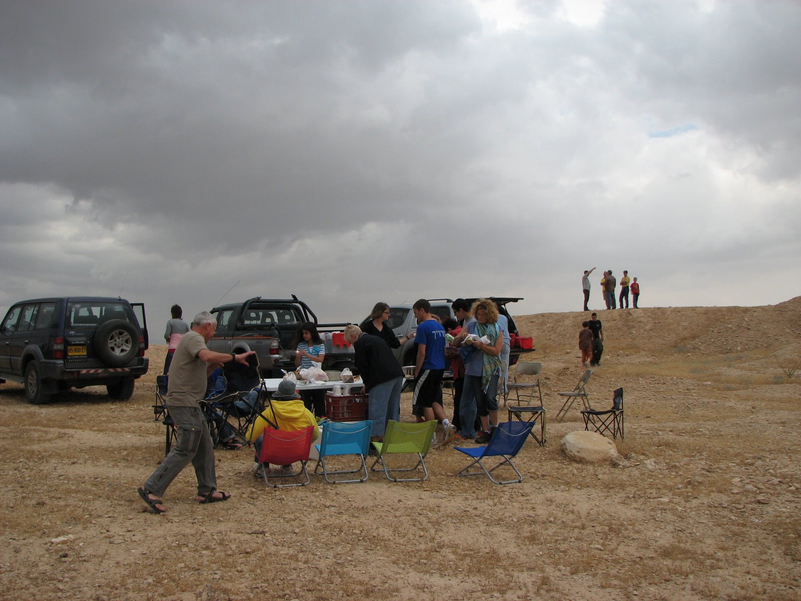 12 May 2007 -  10:00 - Judean Desert Jeep Trip - Breakfast Break. (Tomer Shkolnik photo)